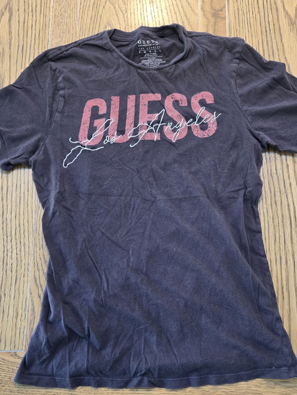 GUESS Womens Los Angeles Logo Tee - Black with Pink Print